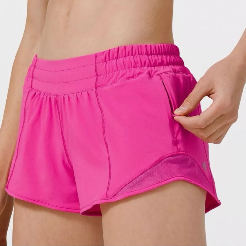 Lululemon Hotty Hot HR Short 2.5” *Lined Sonic Pink Size 2